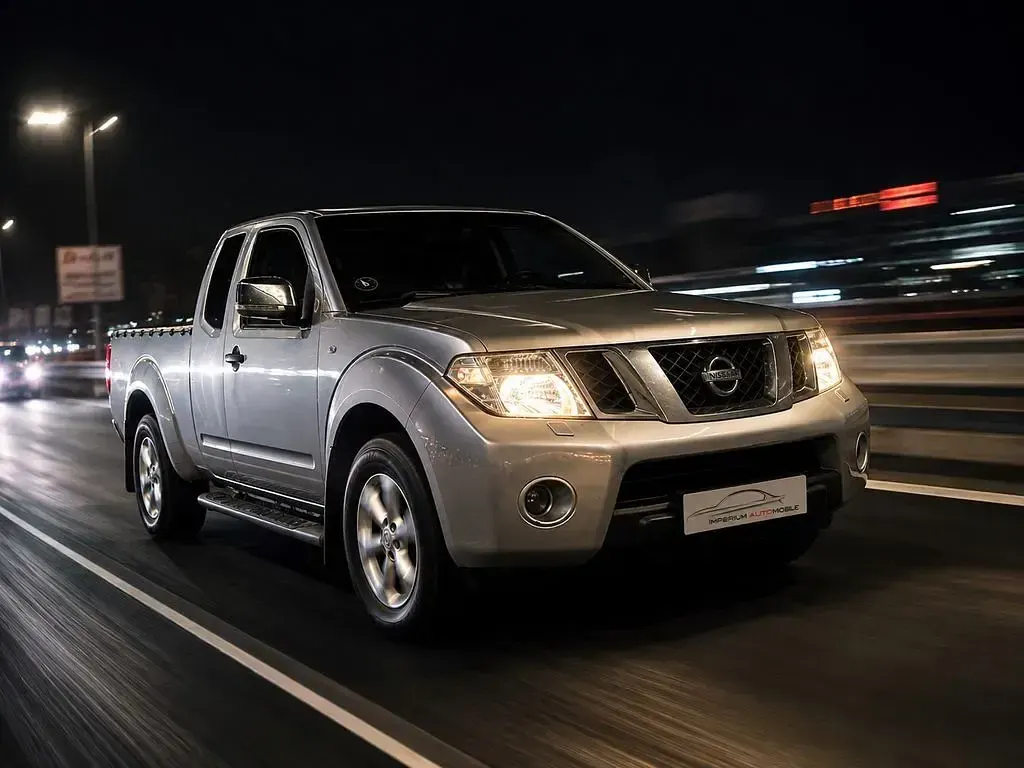 Gebraucht Nissan Navara 190 PS (139 kW) 2012 Silber Pickup