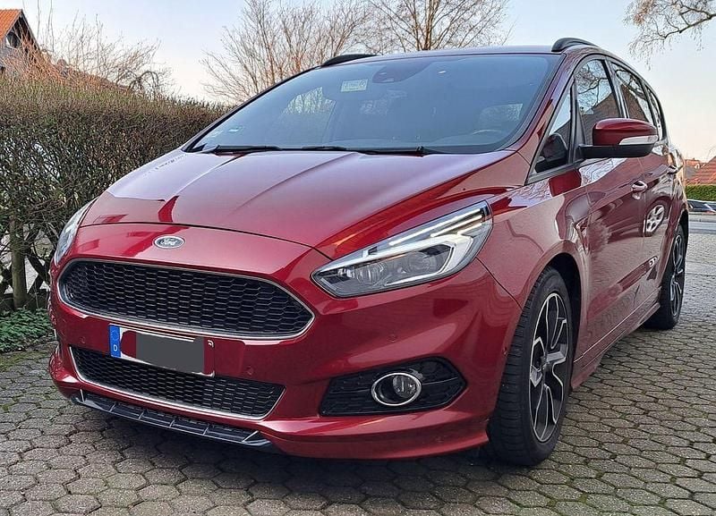 Gebraucht Ford S-MAX ST-Line 190 PS (139 kW) 2018 Rot Van / Kleinbus