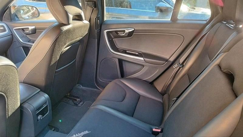 Gebraucht Volvo V60 150 PS (110 kW) 2017 Kombi