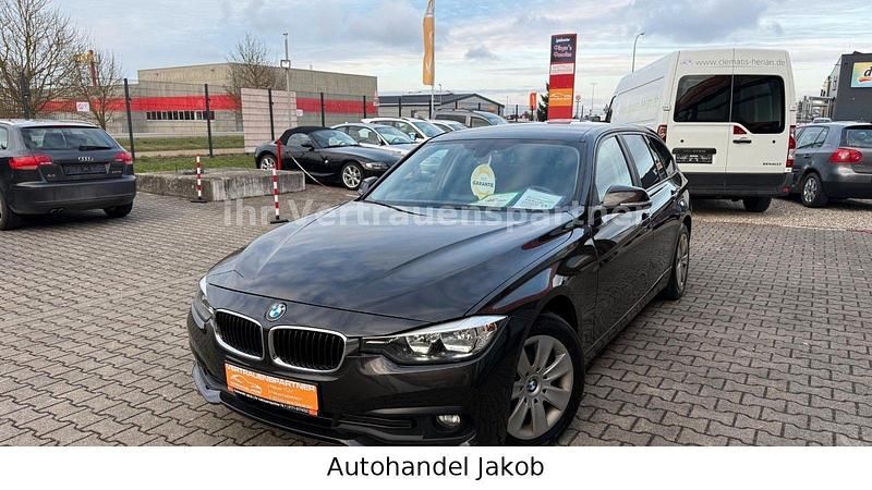Gebraucht BMW 318 Advantage 150 PS (110 kW) 2016 Grau Kombi