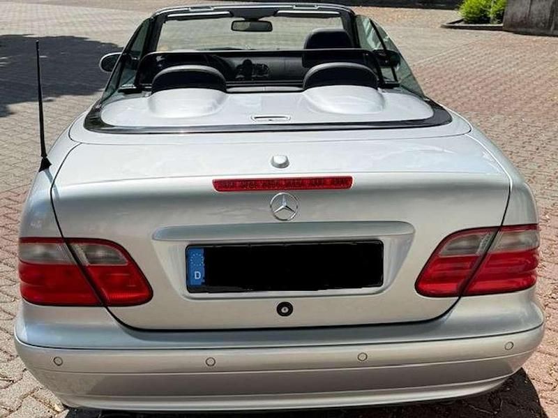 Gebraucht Mercedes CLK320 Elegance 218 PS (160 kW) 2000 Silber Cabrio