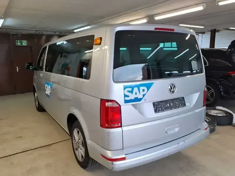 Gebraucht VW Caravelle Comfortline 150 PS (110 kW) 2019 Silber Van