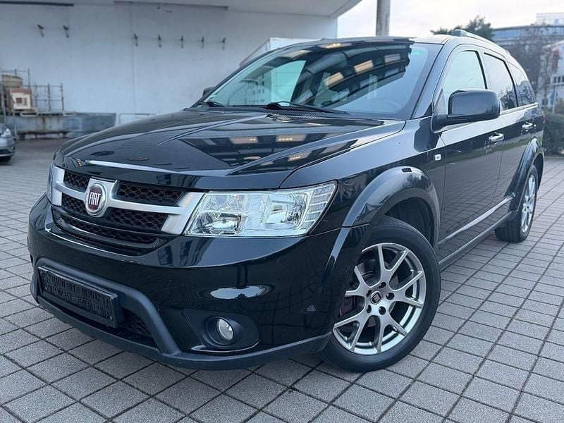 Schwarz Gebraucht 2014 Fiat Freemont Lounge SUV | 6.990 € (Guter Preis) - Bild 1/4