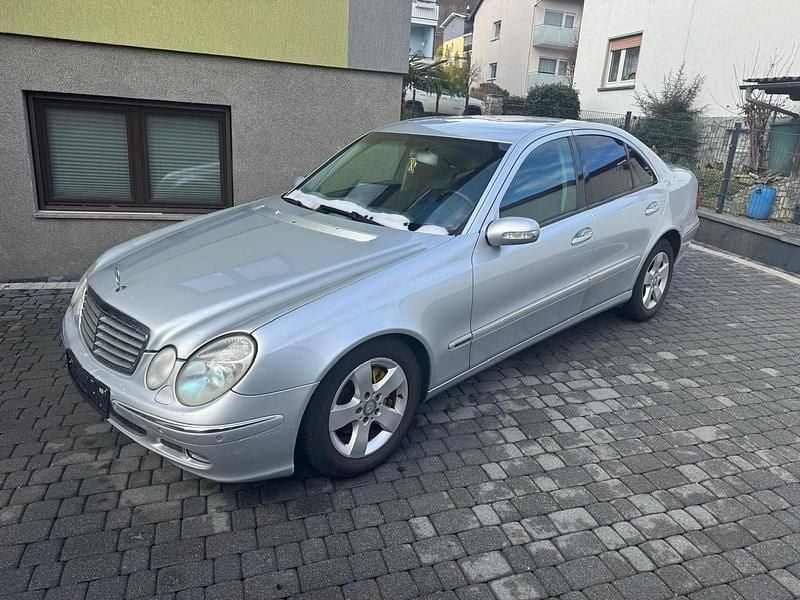 Gebraucht Mercedes E280 190 PS (139 kW) 2005 Silber Limousine