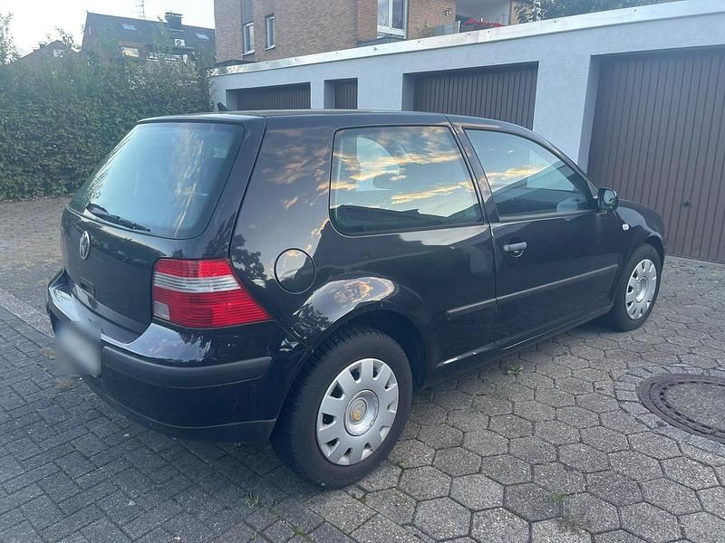 Second-hand VW Golf IV 2003 Negru Hatchback