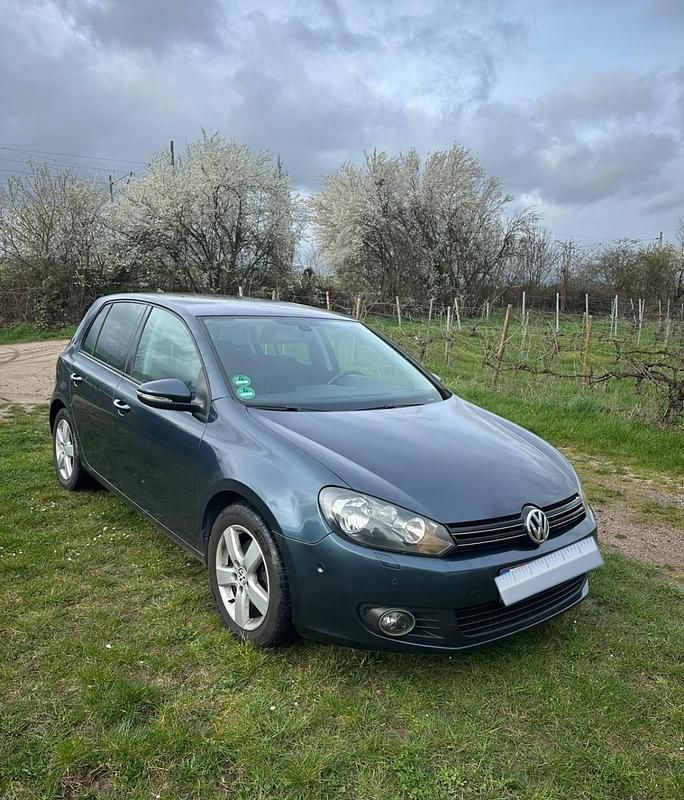 Gebraucht VW Golf VI Team 122 PS (89 kW) 2010 Blau Kleinwagen