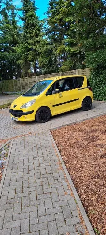 Gebraucht Peugeot 1007 Tendance 73 PS (53 kW) 2007 Gelb Van / Kleinbus