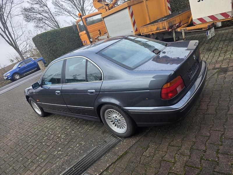 Gebraucht BMW 528 193 PS (141 kW) 1997 Grau Limousine