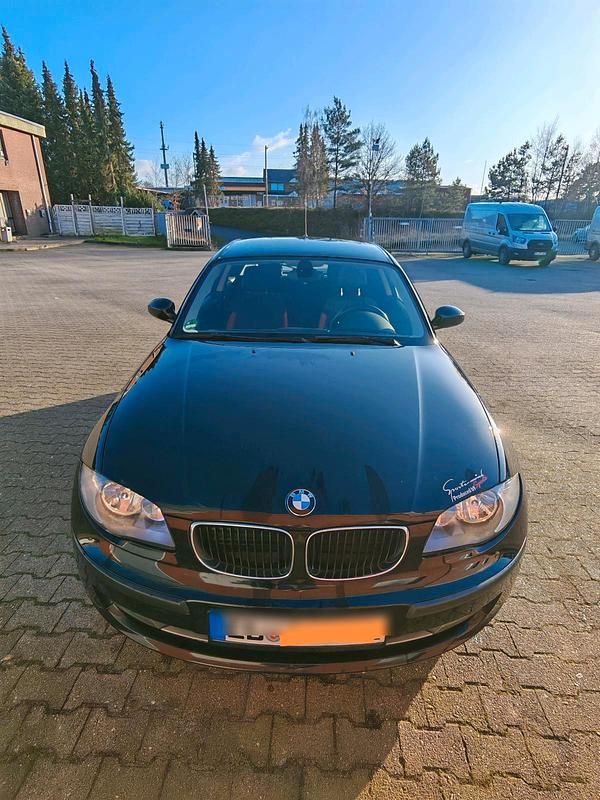 Schwarz Gebraucht 2008 BMW 118 Kleinwagen | 2.300 € (Guter Preis) - Bild 1/4