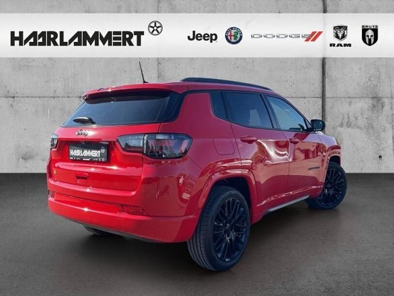 Gebraucht Jeep Compass Altitude 131 PS (96 kW) 2023 Vr176) (rot SUV