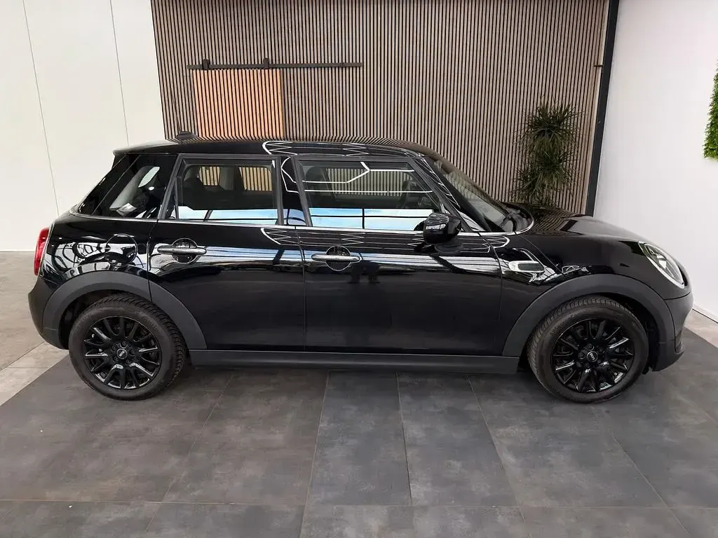 Gebraucht Mini Cooper 136 PS (100 kW) 2020 Schwarz Kleinwagen