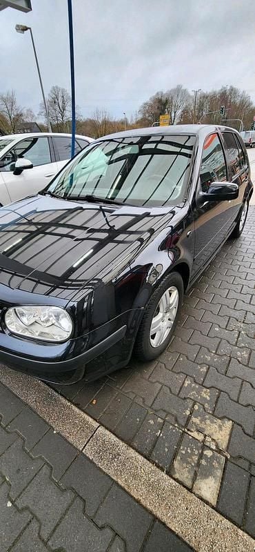 Schwarz Gebraucht 2003 VW Golf IV Kleinwagen | 1.500 € (Fairer Preis) - Bild 1/4