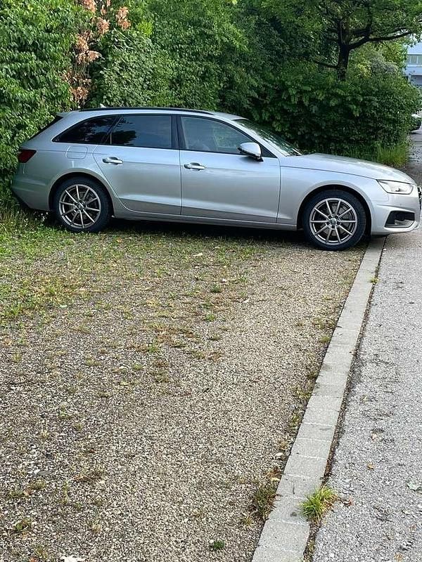 Silber Gebraucht 2019 Audi A4 Kombi | 18.800 € (Guter Preis) - Bild 1/4