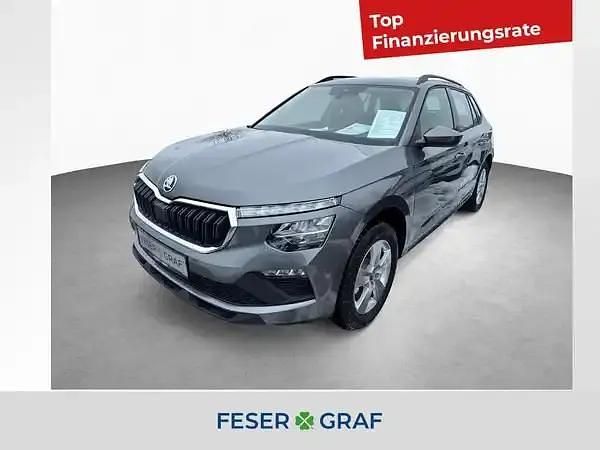 Graphitegrau metallic Neu 2026 Skoda Kamiq SUV | 23.960 € (Superpreis) - Bild 1/4
