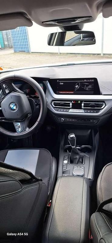 Schwarz Gebraucht 2021 BMW 118 Kleinwagen | 19.650 € (Fairer Preis) - Bild 1/4