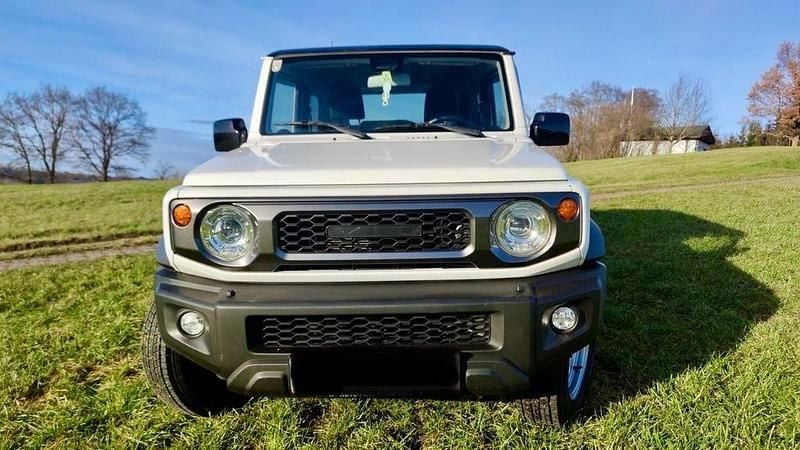 Weiß Gebraucht 2018 Suzuki Jimny Comfort+ SUV | 22.100 € (Superpreis) - Bild 1/4