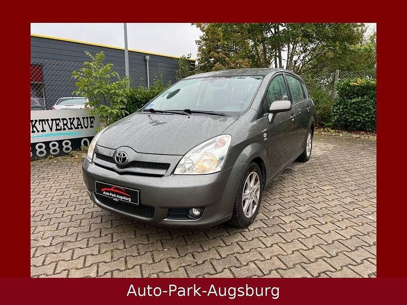 Grau Gebraucht 2004 Toyota Corolla Verso Sol Van / Kleinbus | 3.980 € (Fairer Preis) - Bild 1/4