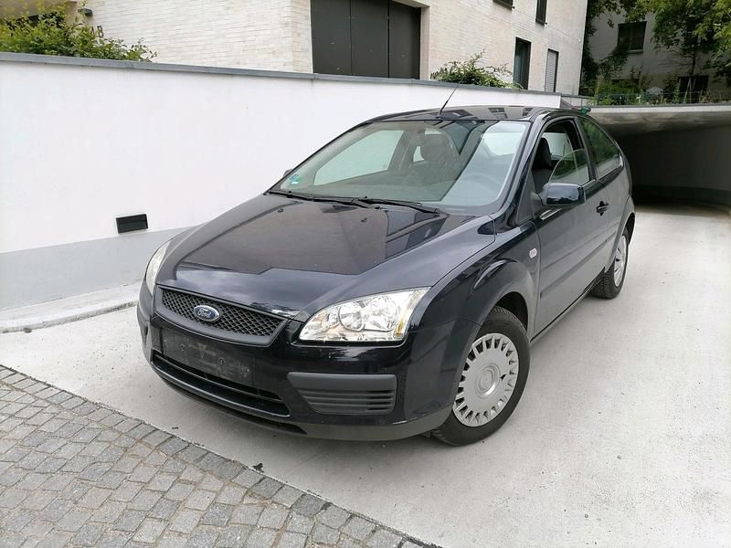 Blau Gebraucht 2007 Ford Focus Kleinwagen | 950 € (Superpreis) - Bild 1/4