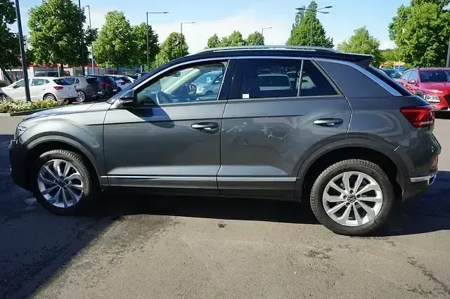 Gebraucht VW T-Roc Style 110 PS (80 kW) 2023 Grau SUV