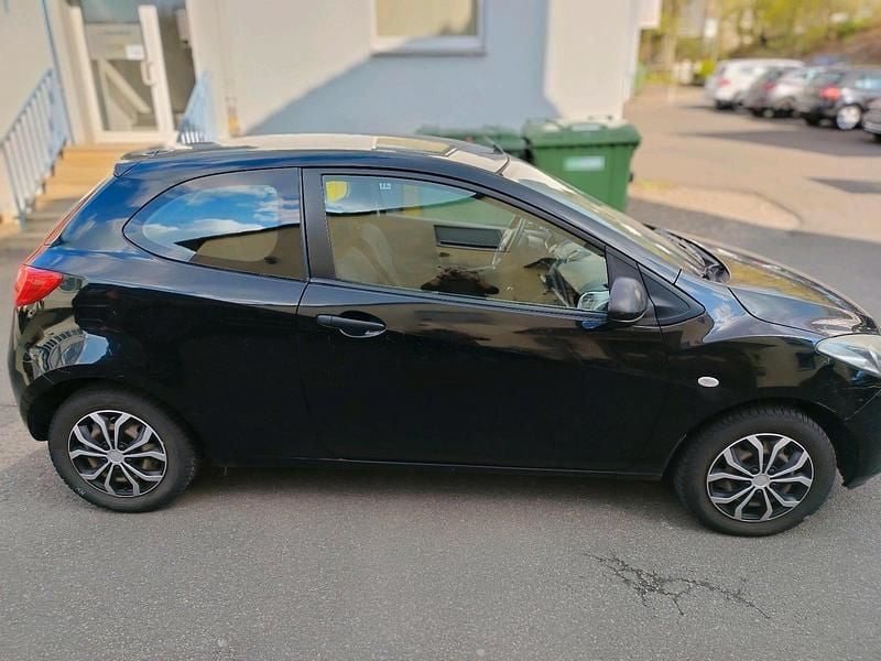 Gebraucht Mazda 2 75 PS (55 kW) 2009 Schwarz Kleinwagen