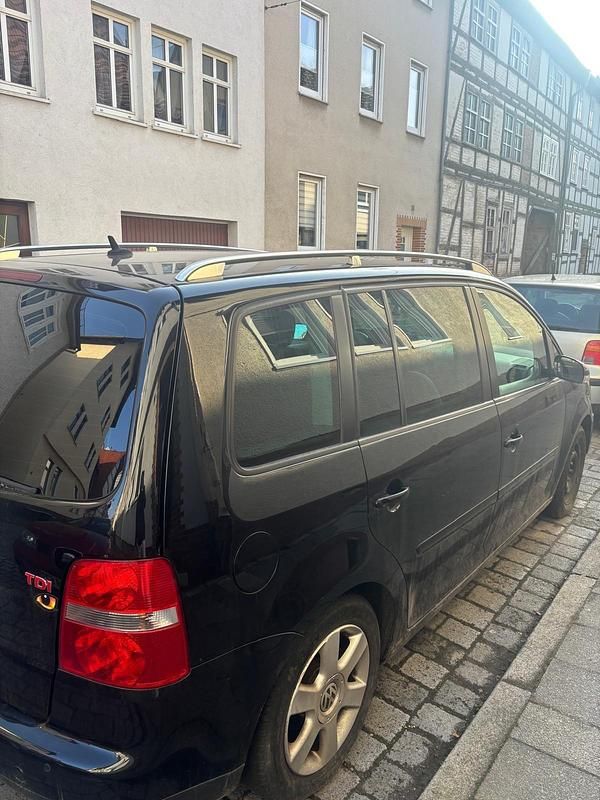 Gebraucht VW Touran 140 PS (102 kW) 2004 Schwarz Van / Kleinbus