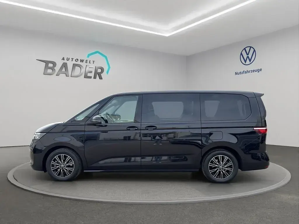 Gebraucht VW Multivan Life 150 PS (110 kW) 2025 Deep black perleffekt Van / Kleinbus
