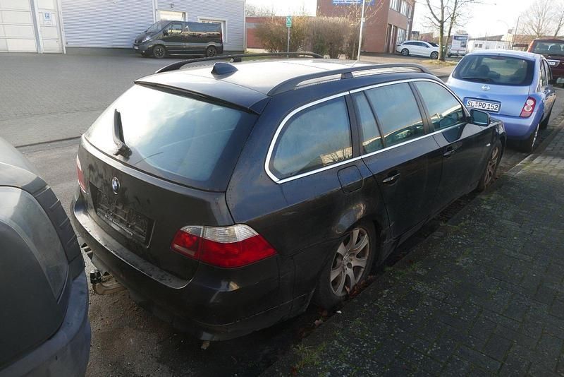 Gebraucht BMW 525 177 PS (130 kW) 2004 Schwarz Kombi