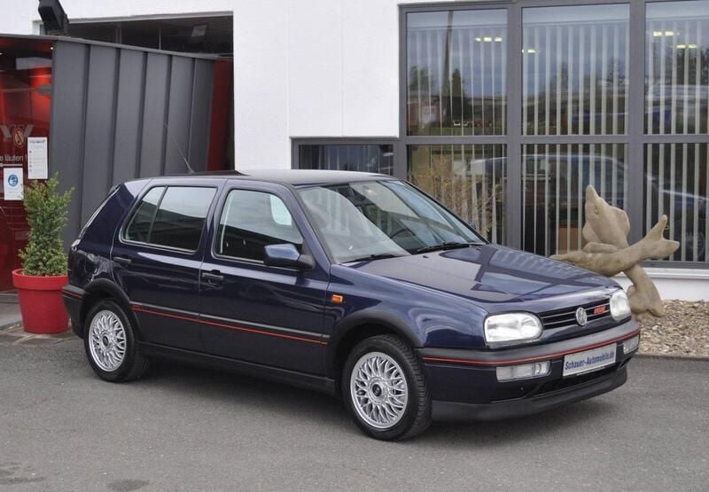 Blau metallic Gebraucht 1993 VW Golf III GTI Limousine | 12.900 € - Bild 1/4