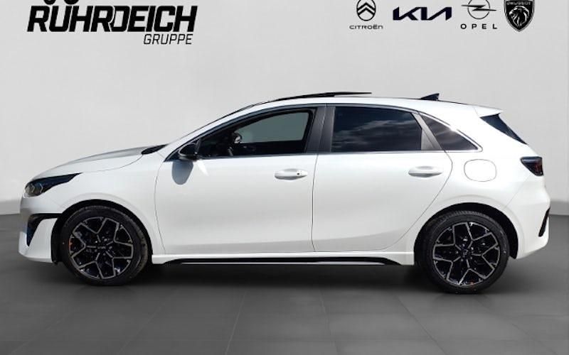 Neu Kia Ceed GT-Line 150 PS (110 kW) 2025 Weiß Kleinwagen