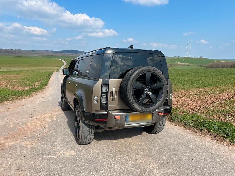 Gebraucht Land Rover Defender 400 PS (294 kW) 2022 Braun SUV