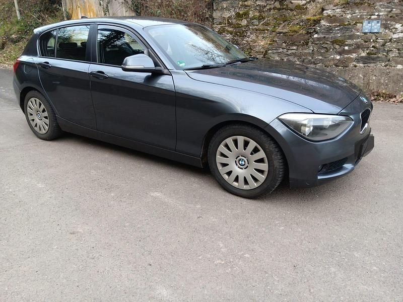 Gebraucht BMW 116 Advantage 116 PS (85 kW) 2013 Grau Kleinwagen