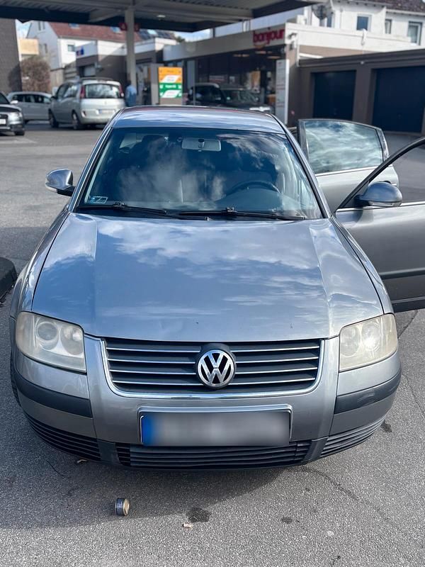 Gebraucht VW Passat 116 PS (85 kW) 2004 Grau Limousine