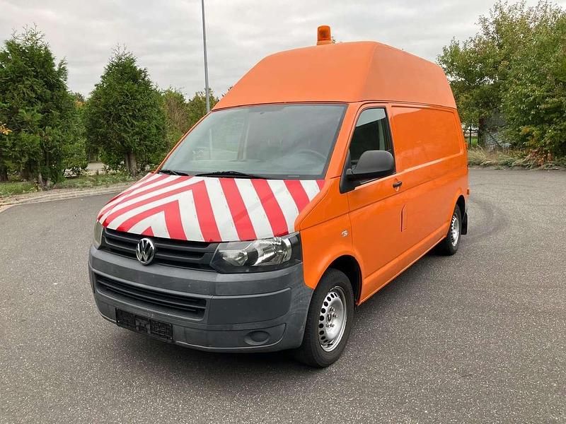Gebraucht VW Transporter 140 PS (102 kW) 2010 Leuchtorange Van