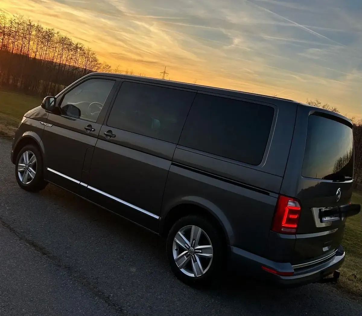 Gebraucht VW Multivan 204 PS (150 kW) 2018 Grau Van / Kleinbus