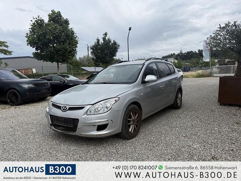 Silber Gebraucht 2009 Hyundai i30 Classic Limousine | 990 € (Superpreis) - Bild 1/4