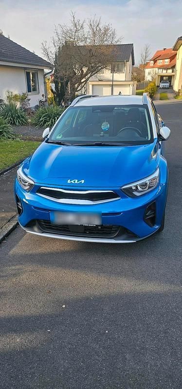Blau Gebraucht 2023 Kia Stonic SUV | 17.600 € (Superpreis) - Bild 1/4