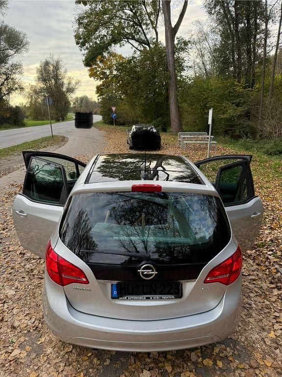 Używany Opel Meriva 95 KM (69 kW) 2012 Szary Minivan
