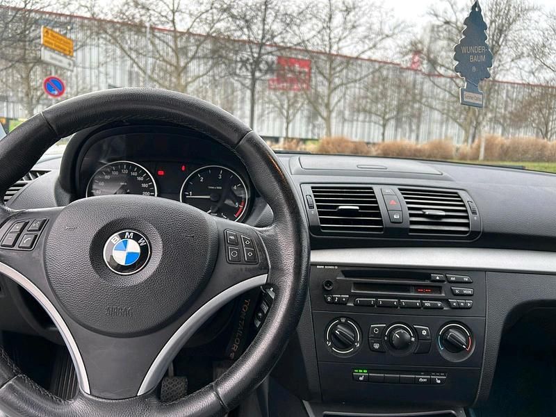 Blau Gebraucht 2007 BMW 118 Kleinwagen | 2.999 € - Bild 1/4