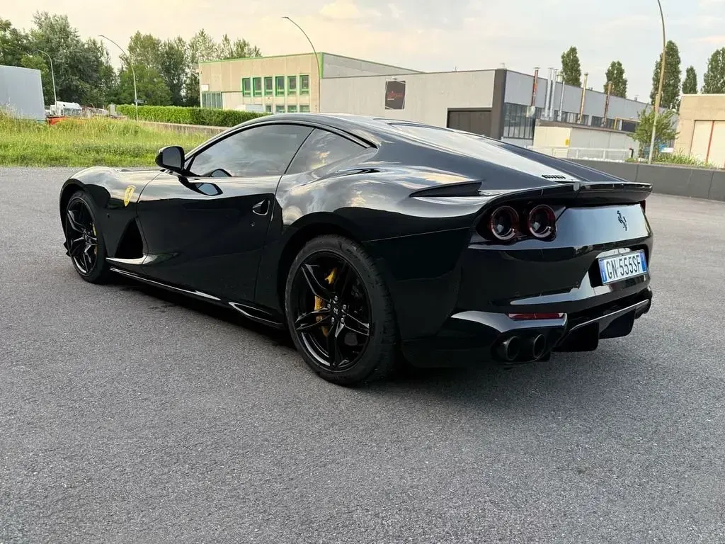 Second-hand Ferrari 812 795 CP (584 kW) 2019