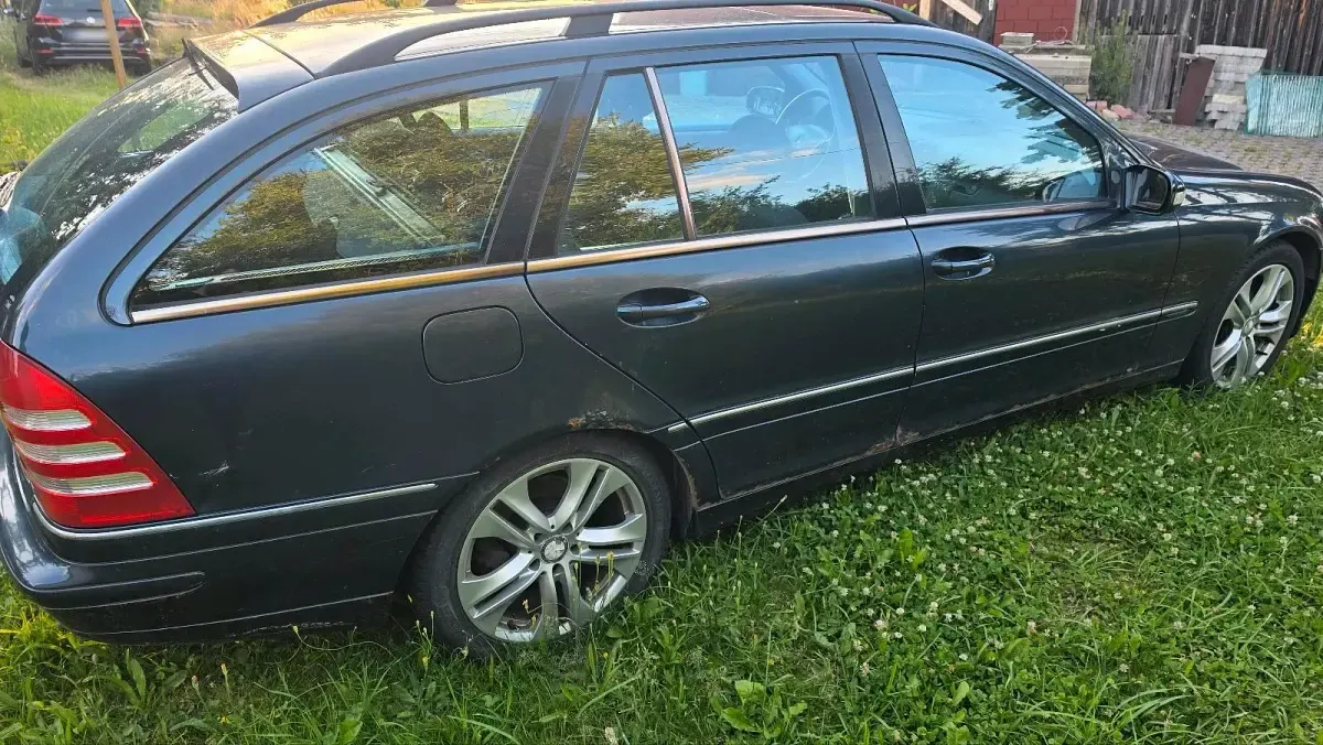 Gebraucht Mercedes C180 143 PS (105 kW) 2003 Schwarz Kombi