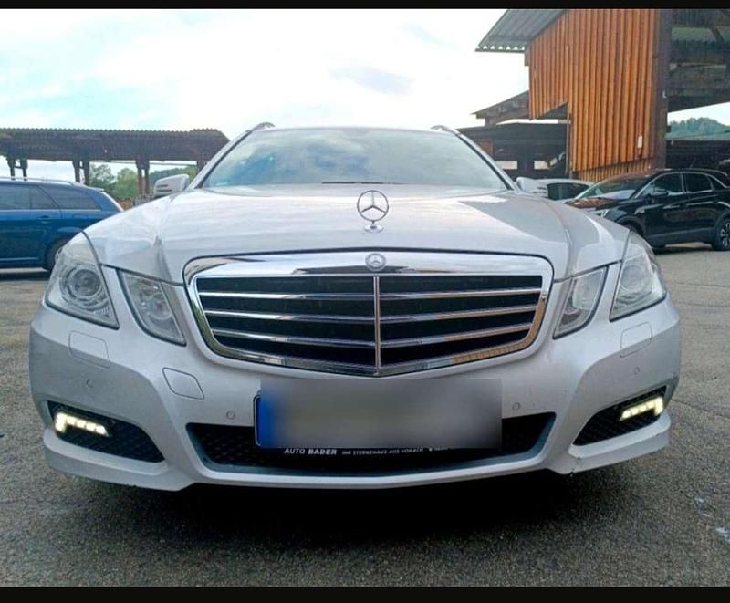 Gebraucht Mercedes E200 184 PS (135 kW) 2011 Silber Kombi