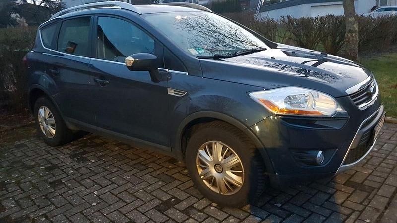 Gebraucht Ford Kuga 140 PS (102 kW) 2011 Grau SUV