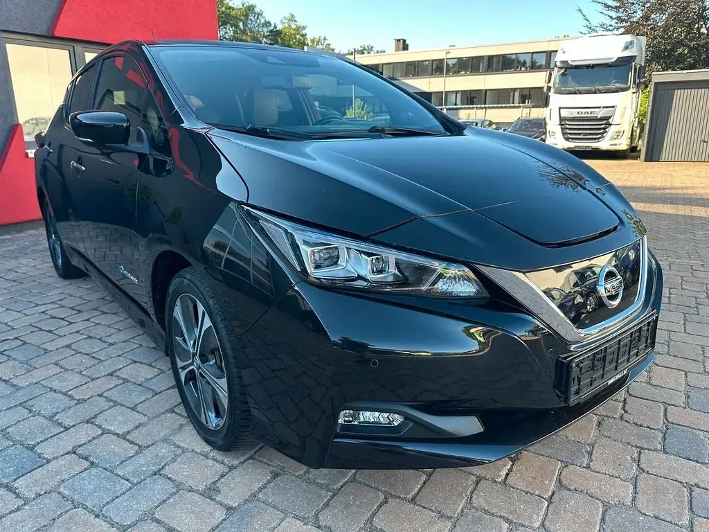 Gebraucht Nissan Leaf Tekna 110 kW (150 PS) 2020 Schwarz Kleinwagen