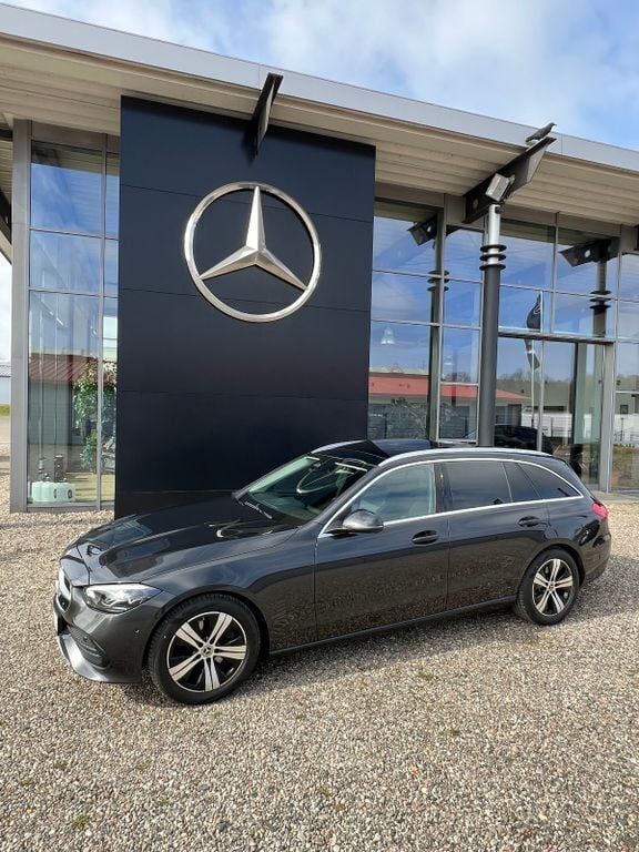 Grau Gebraucht 2023 Mercedes C220 Kombi | 35.850 € (Fairer Preis) - Bild 1/4