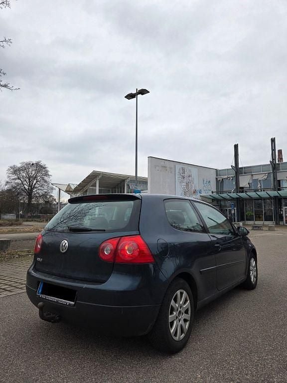 Gebraucht VW Golf IV Comfortline 102 PS (75 kW) 2004 Blau Limousine