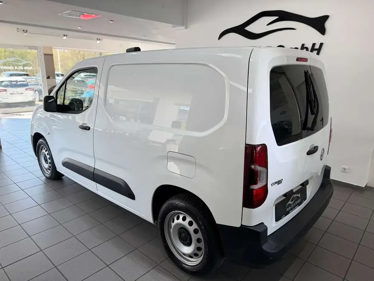 Gebraucht Opel Combo 102 PS (75 kW) 2022 Weiß Van / Kleinbus