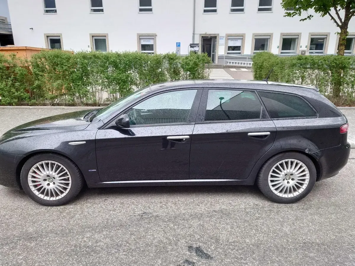 Second-hand Alfa Romeo 159 Turismo 200 CP (147 kW) 2009 Negru Break