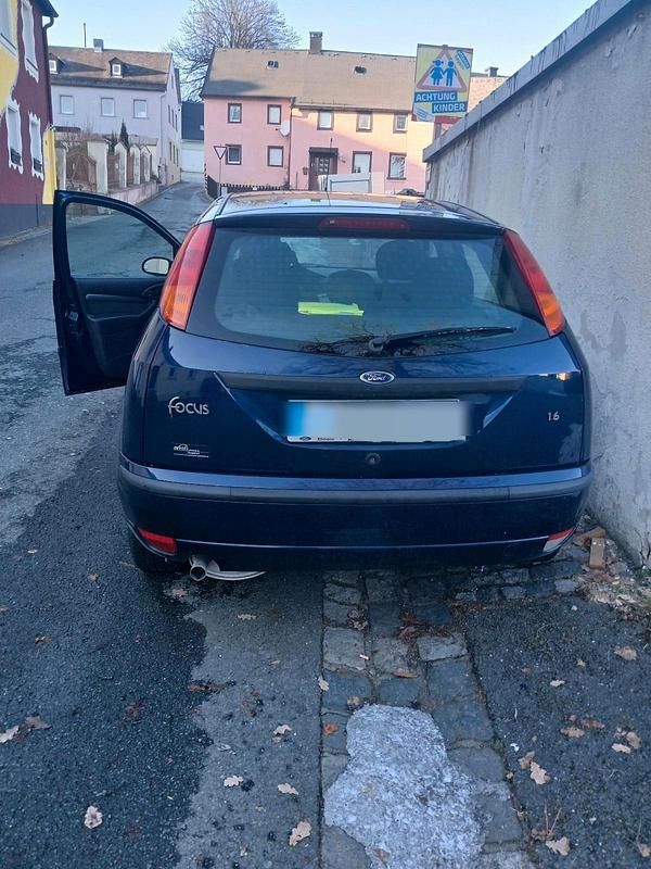 Gebraucht Ford Focus 100 PS (73 kW) 2004 Blau Kombi