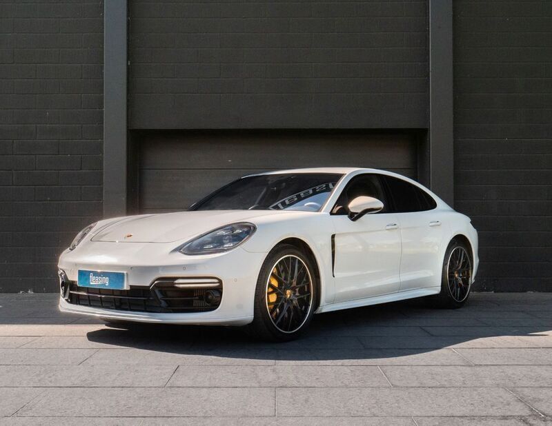 Weiß Gebraucht 2019 Porsche Panamera Turbo Limousine | 66.289 € (Superpreis) - Bild 1/4