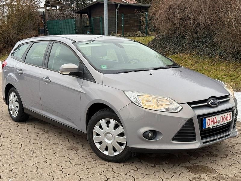 Gebraucht Ford Focus Trend 125 PS (91 kW) 2014 Grau Kombi